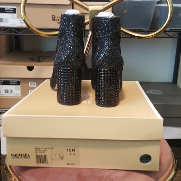 Arabella - Picture 3 of 6